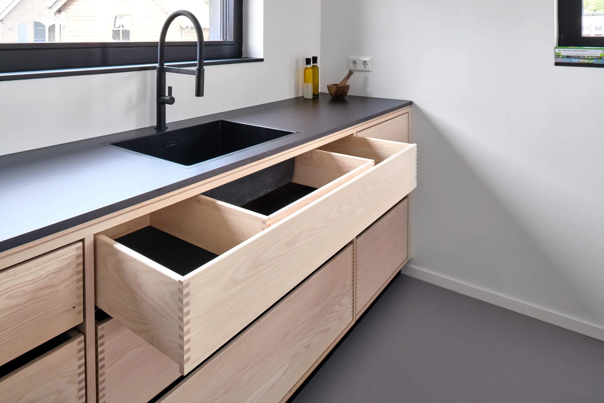 Keukenblad met een onderbouw-spoelbak