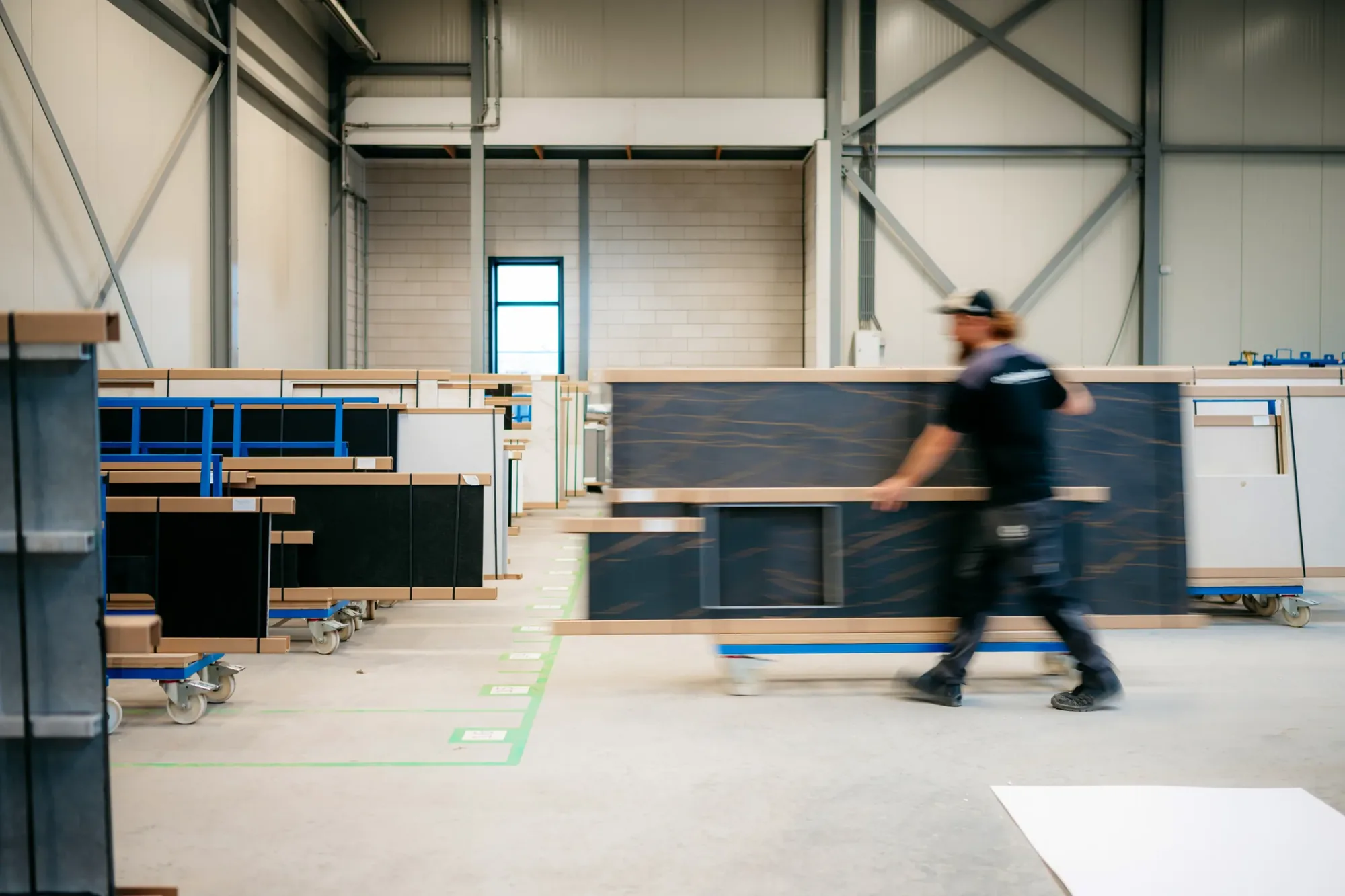 Stenen platen op de productievloer